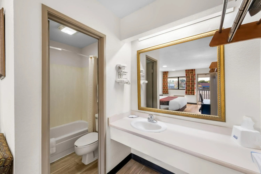 Americas Best Value Inn Kansas City East - Independence