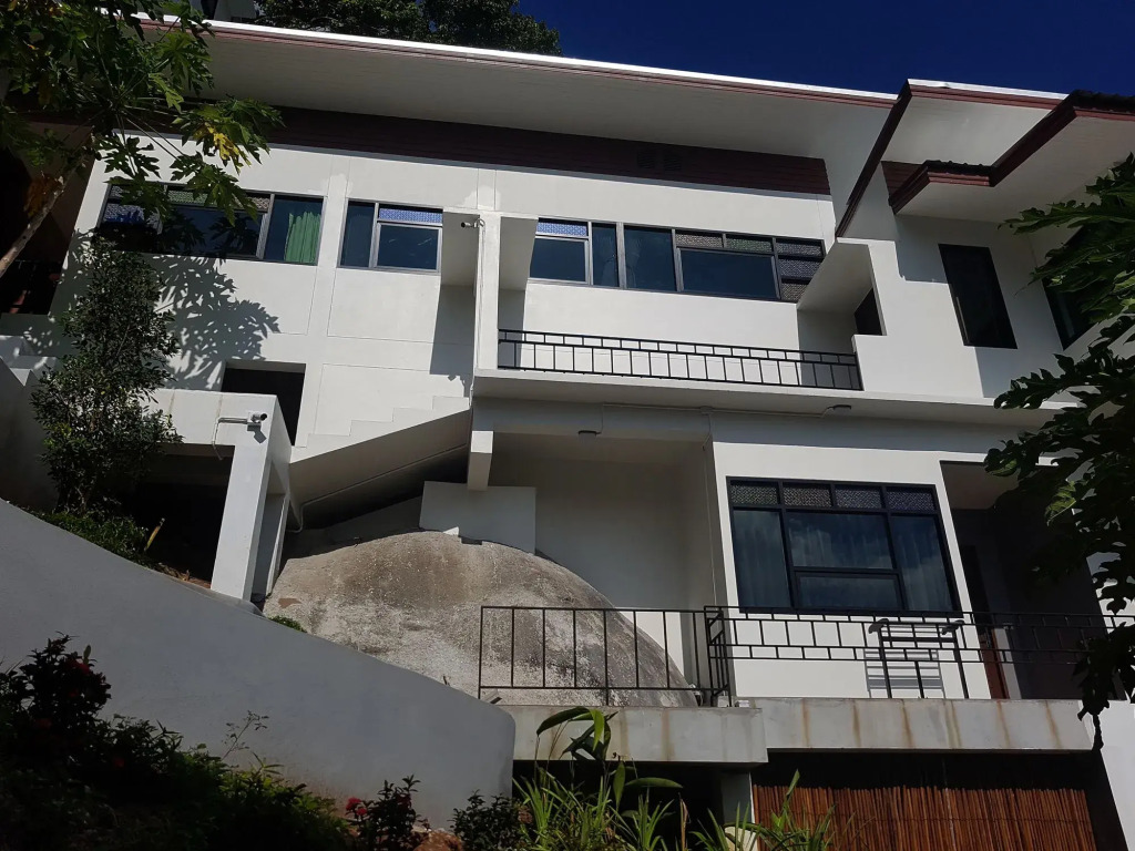 Balcony Villa