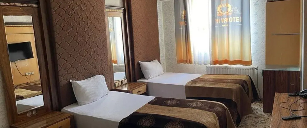 Yeni̇van Otel