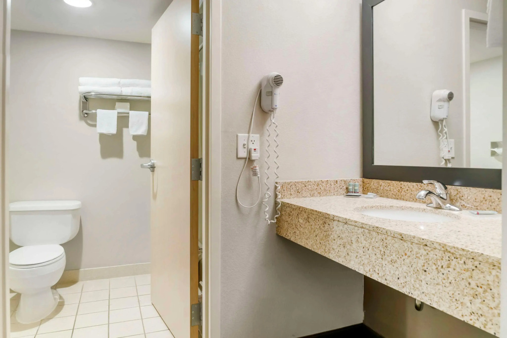 Best Western Beacon Inn