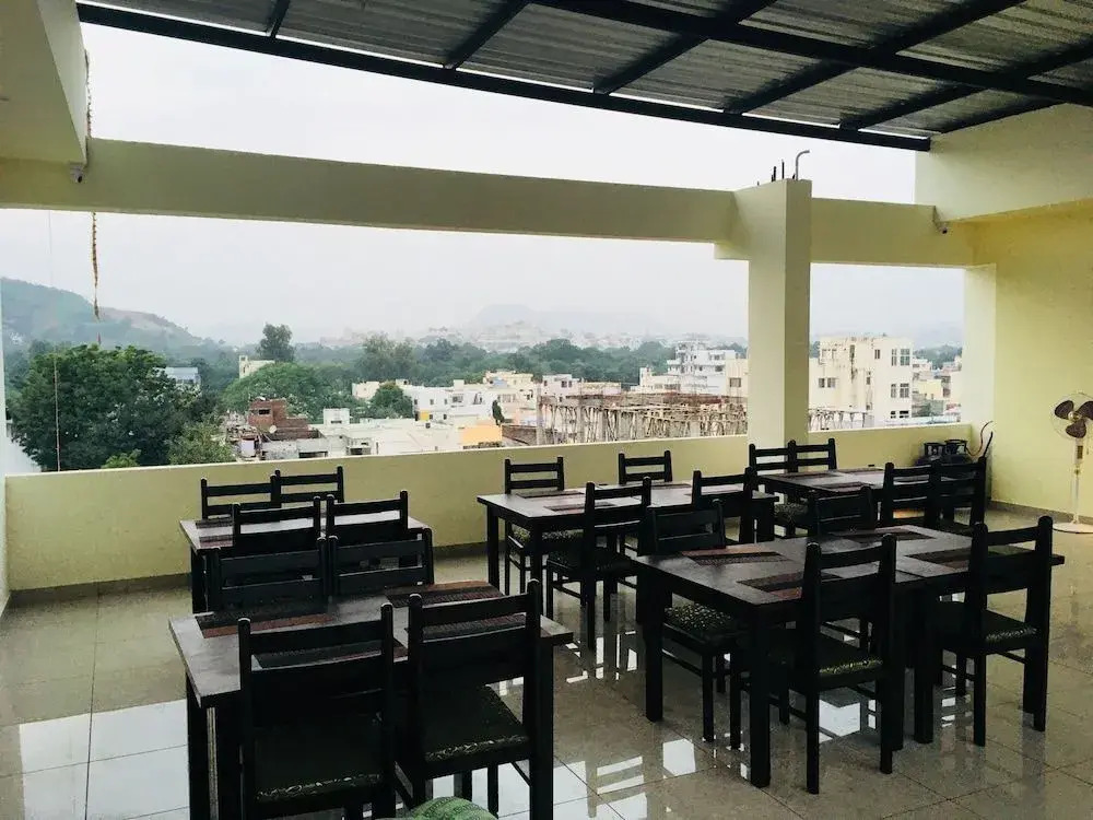 Hotel Sarovar Grand