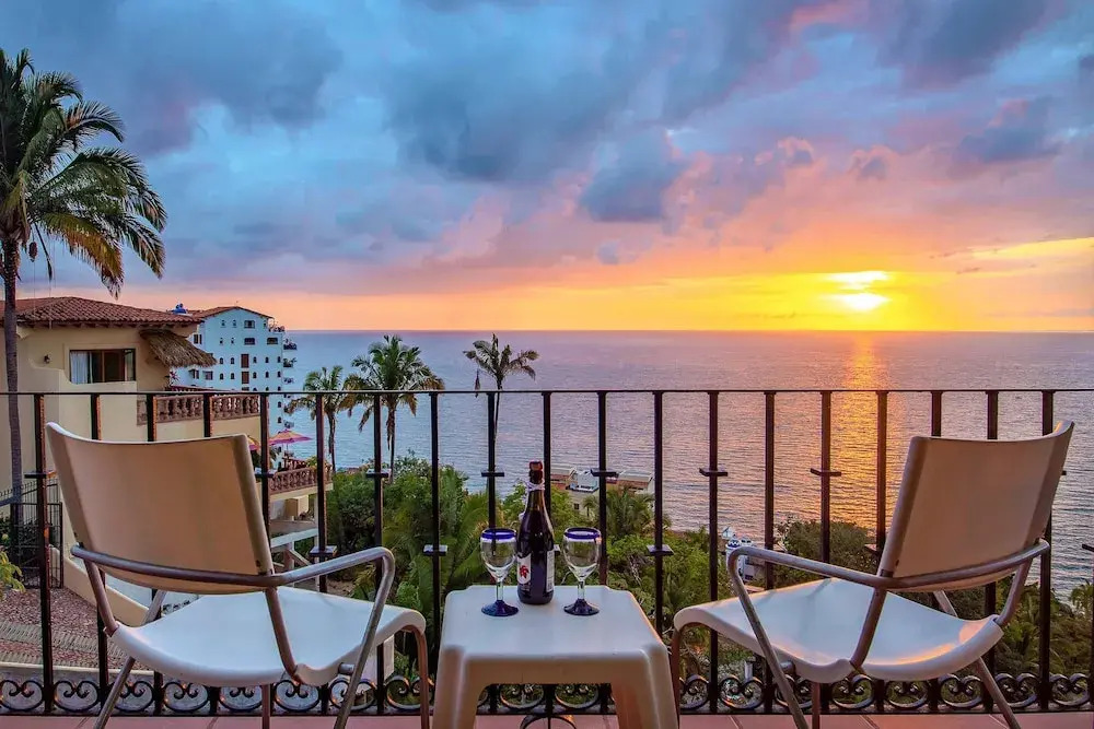 WIVC Conchas Chinas Condo - Stunning Ocean & Mountain Views, Close To The Beach & Romantic Zone