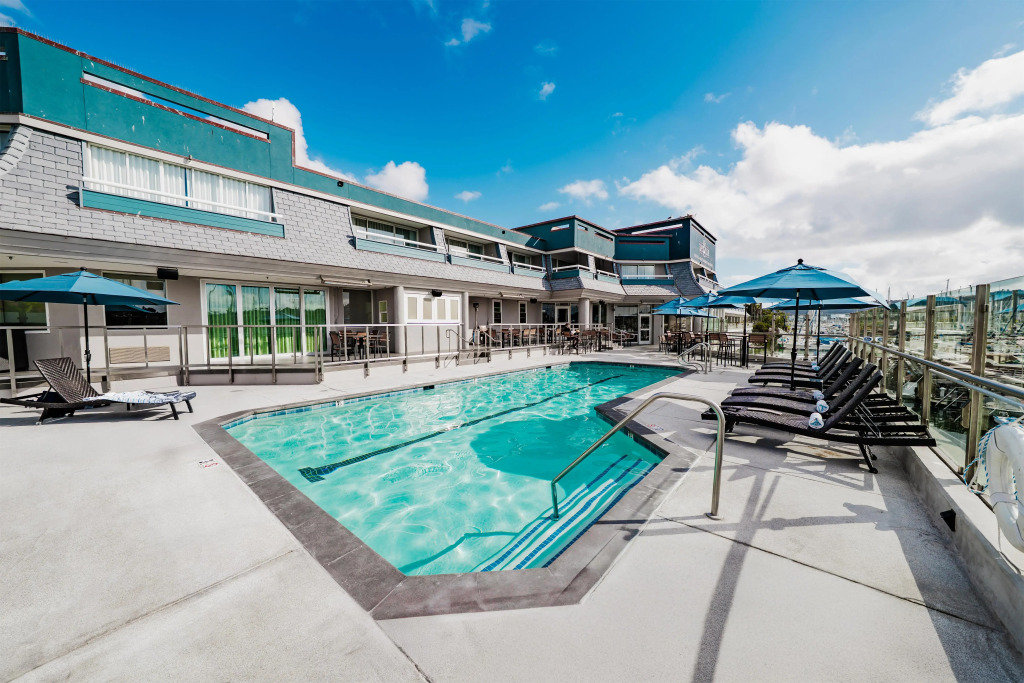 Bay Club Hotel and Marina