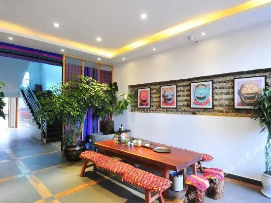 Caiyunju Hotel