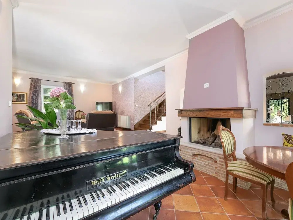 Comfortable Villa Next To a Forest with Private Pool, Porec And Beach at 10 Km