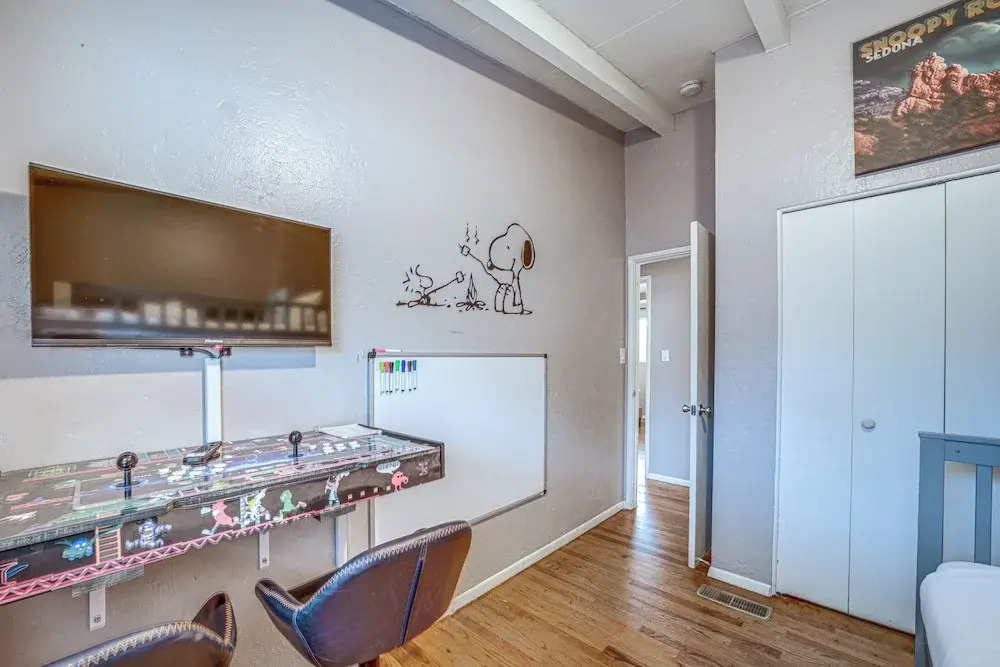 Pet-friendly Sedona Home: Hot Tub, Walk to Trails!