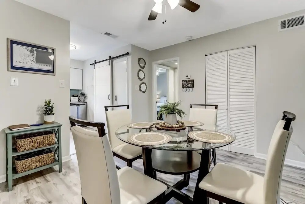 3e Amelia Landings 2 Bedroom Condo by RedAwning