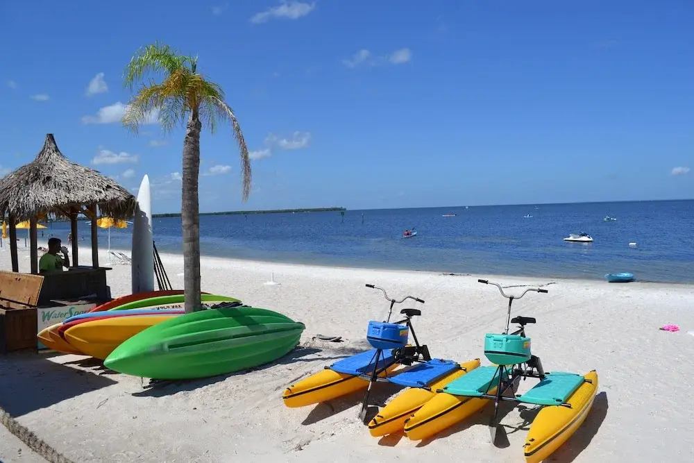 Harborside Suites at Little Harbor