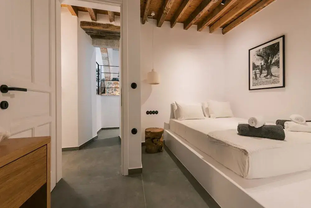 Kalathos Square luxury suites