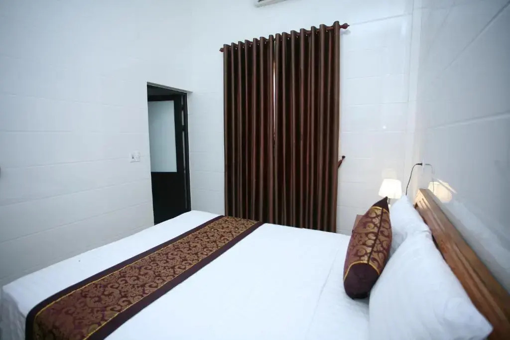 Sky Hotel Phong Nha
