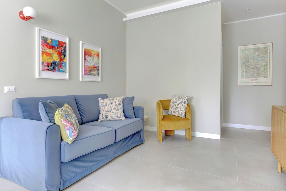 San Giovanni Appia Park Modern Apartment with Balcony Metro A 10 Min City Center