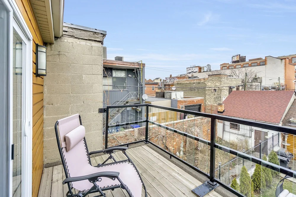 QuickStay - Chic & Modern Townhouse in Little Italy