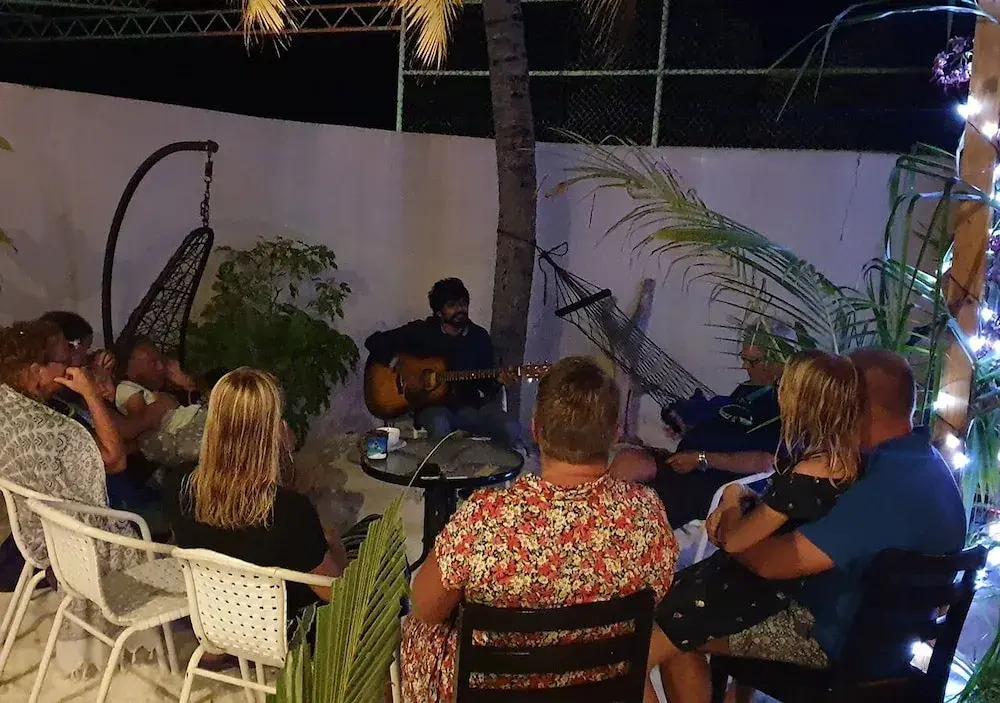 Omadhoo Inn