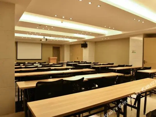 Elegant Stay Hotel (Shantou Jinhul Road Store)