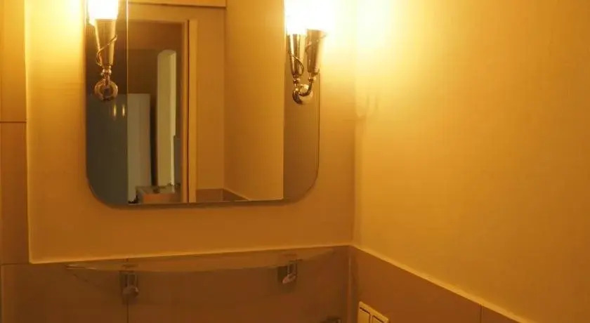 Chmielna 5 Rooms & Apartments
