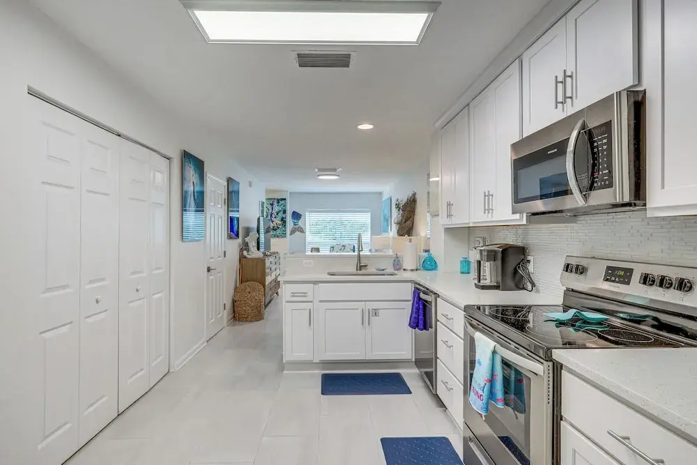 Fernandina Beach Townhome w/ Patio: Walk to Beach!