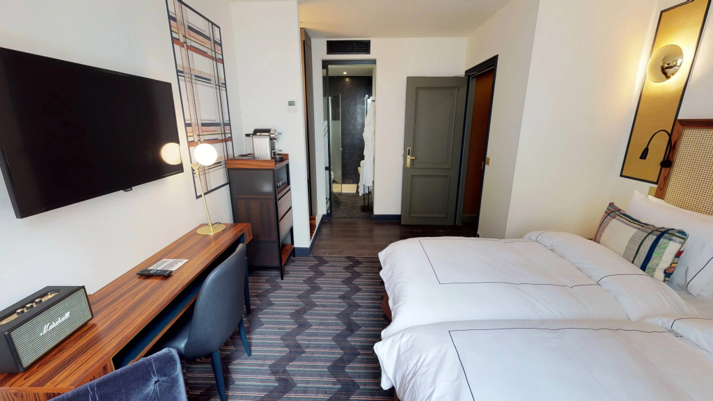 MomArt Hotel