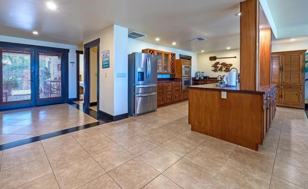 K B M Resorts- Hale-1470 Presidential 3bd, 3ba Beach-front Estate, A/c, Private Yard!