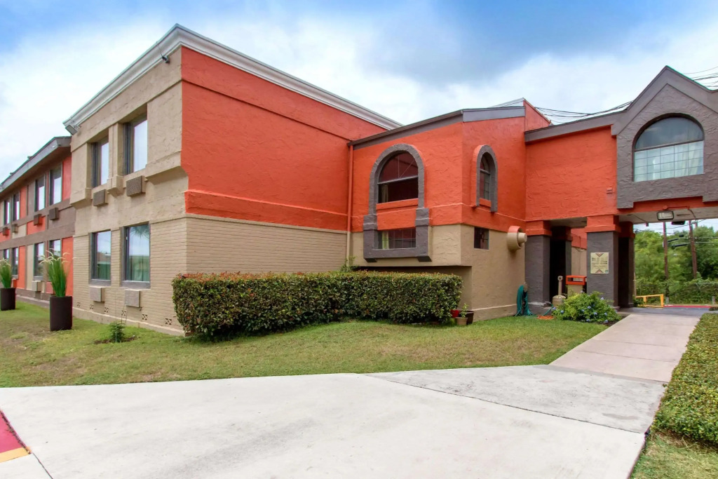 Quality Inn & Suites I-35 near Frost Bank Center