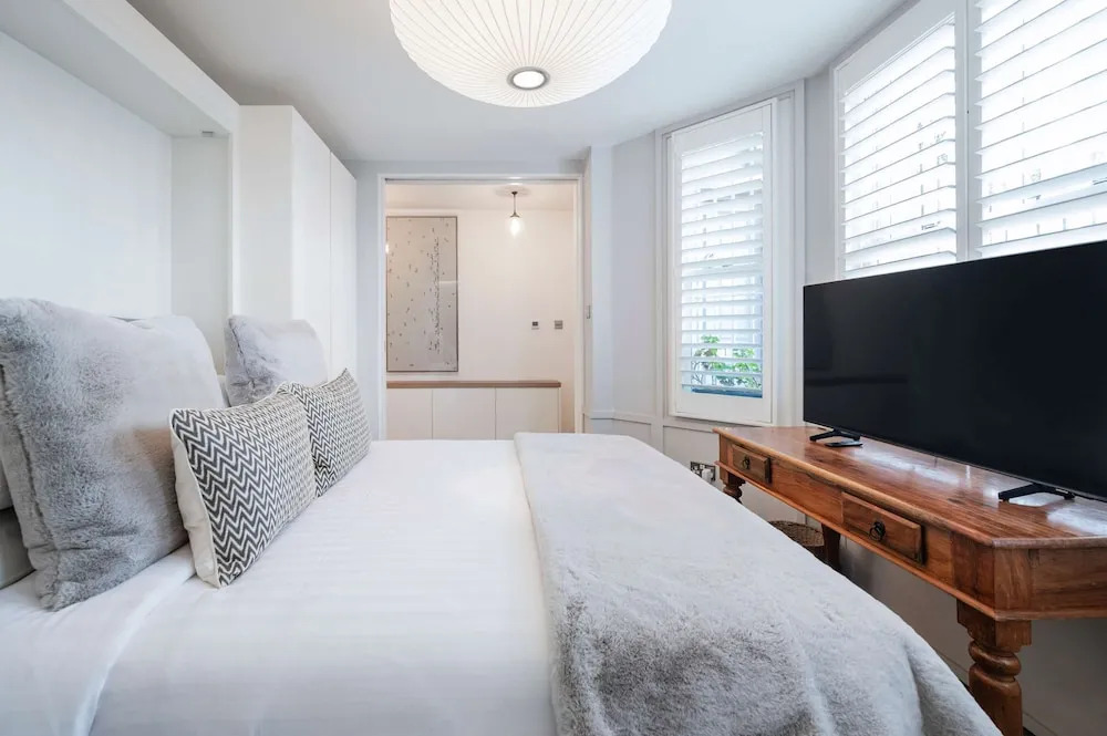 The Portobello Star - by Out of Office Lifestyle