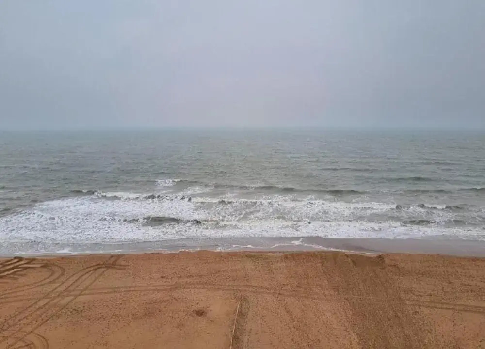 Apartment on Zeedijk With Stunning Sea Views