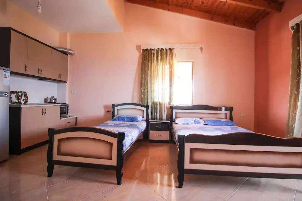 Dine Hotel
