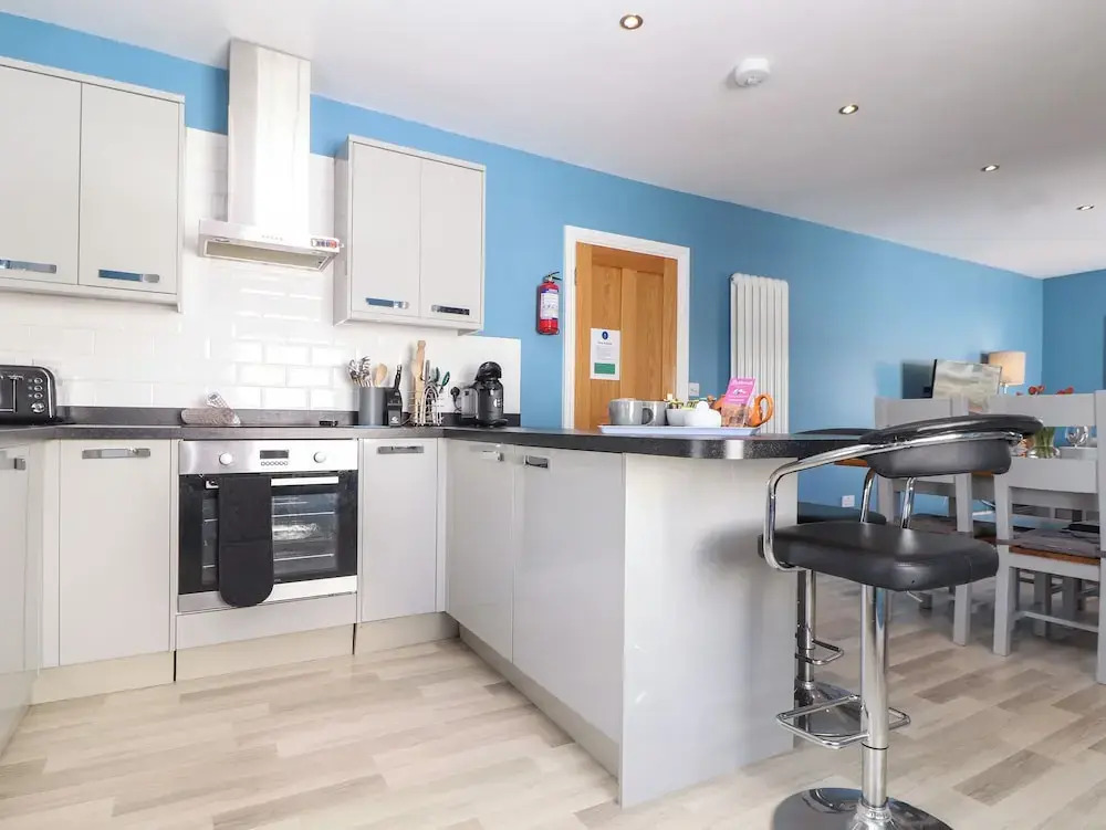 Flat 2 Niles Place