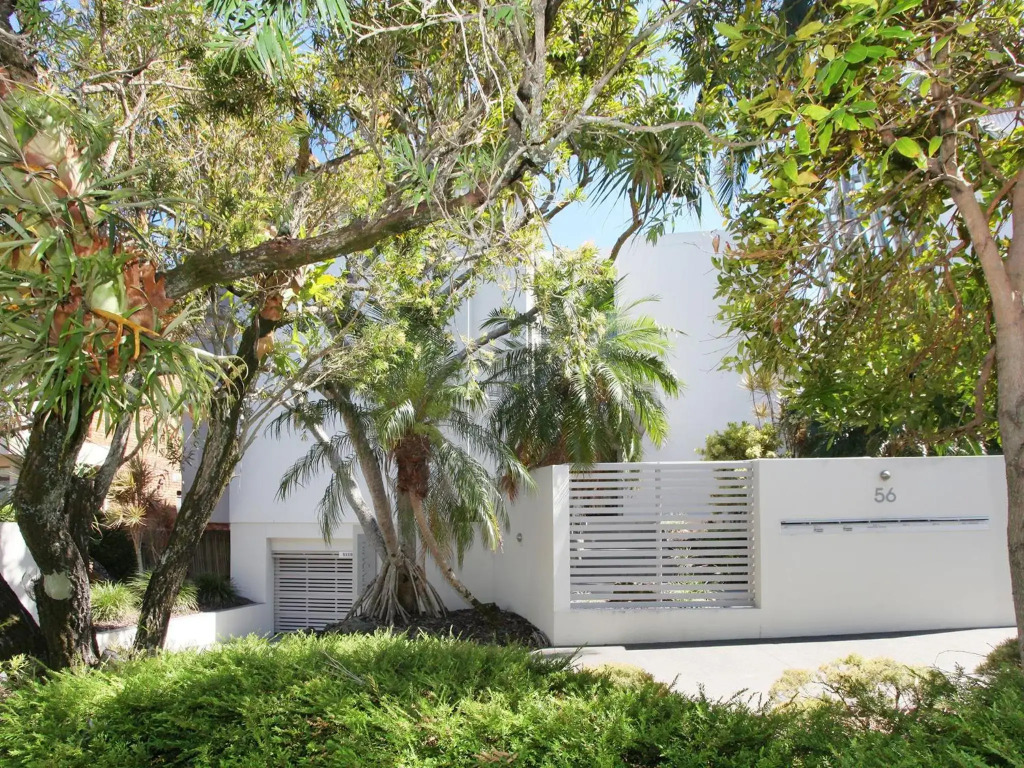 Windmill 4 - Two Bedroom Beachside Apartment on Parkyn Parade!