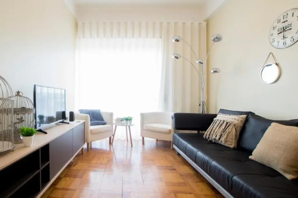 Sunny 4 Bedroom Apartment - with View
