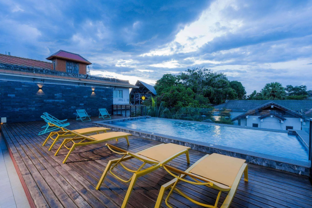 Lek Lek Samui Roomxcoffee Bar