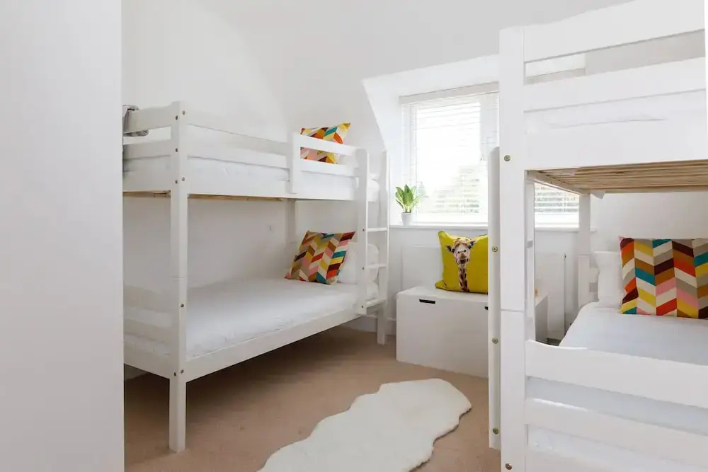 Gorgeous home for 12 - Walk to Beach - Sea View