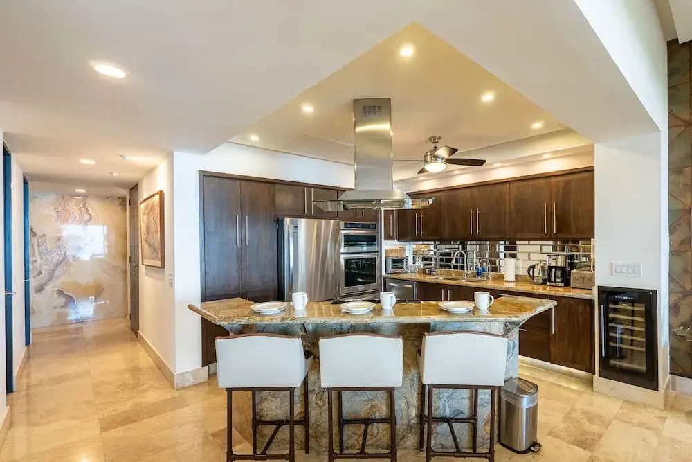 Ocean Front Amazing Views and Location Sleeps 8