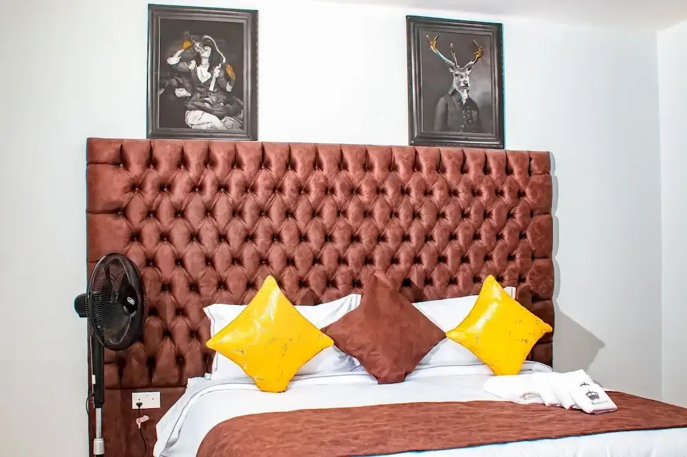Luxury 3 Bedroom Self Catering Apartment- Masvingo
