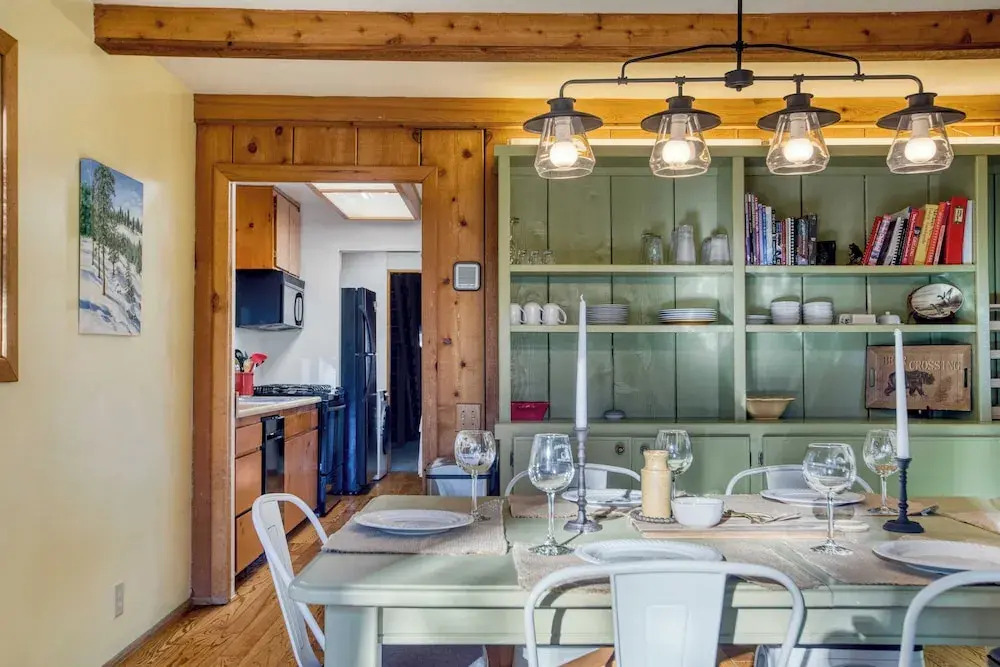 Lakefront w/ Private Dock, Hot Tub, Large Deck, Views Lakeside on Lagunita