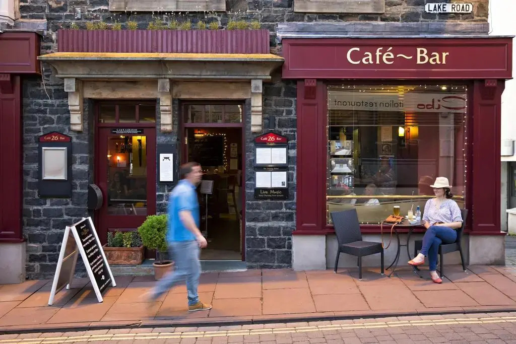 Cafe Bar 26