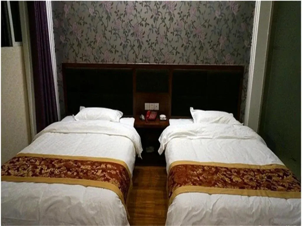 Zhongxiang Tianyue Business Hotel