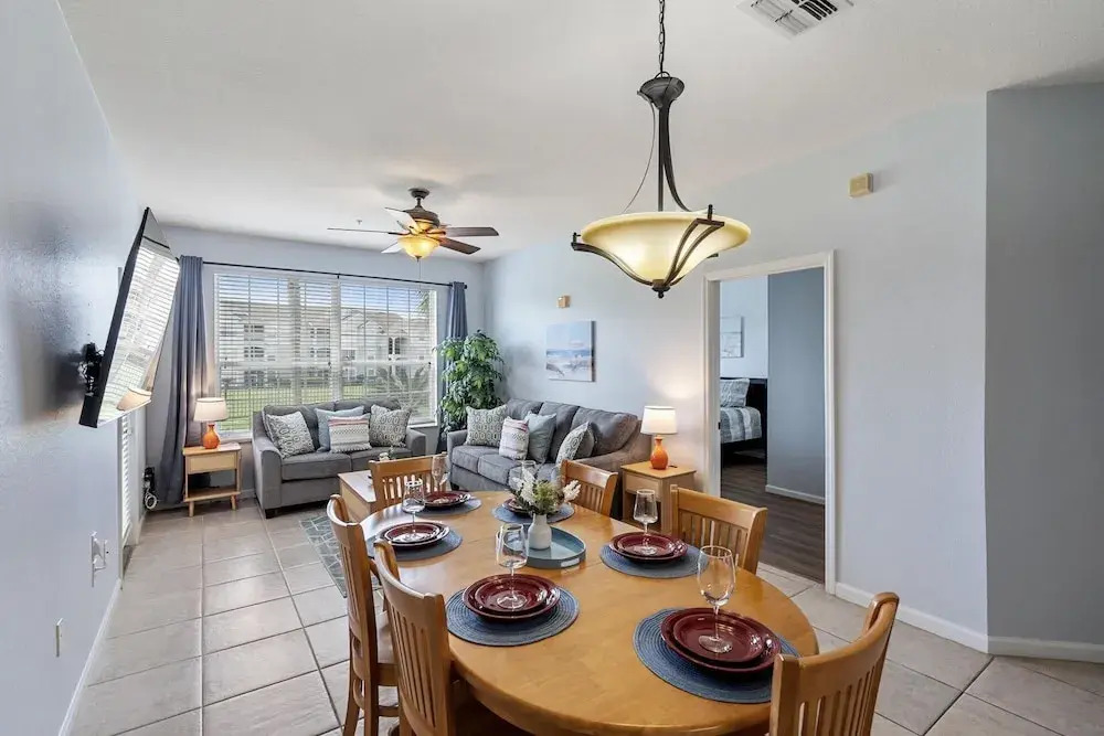 Hakuna Hideaway: 5 Mi To Disney! 1st Floor, Lion King Room & Resort Pool 3 Bedroom Condo