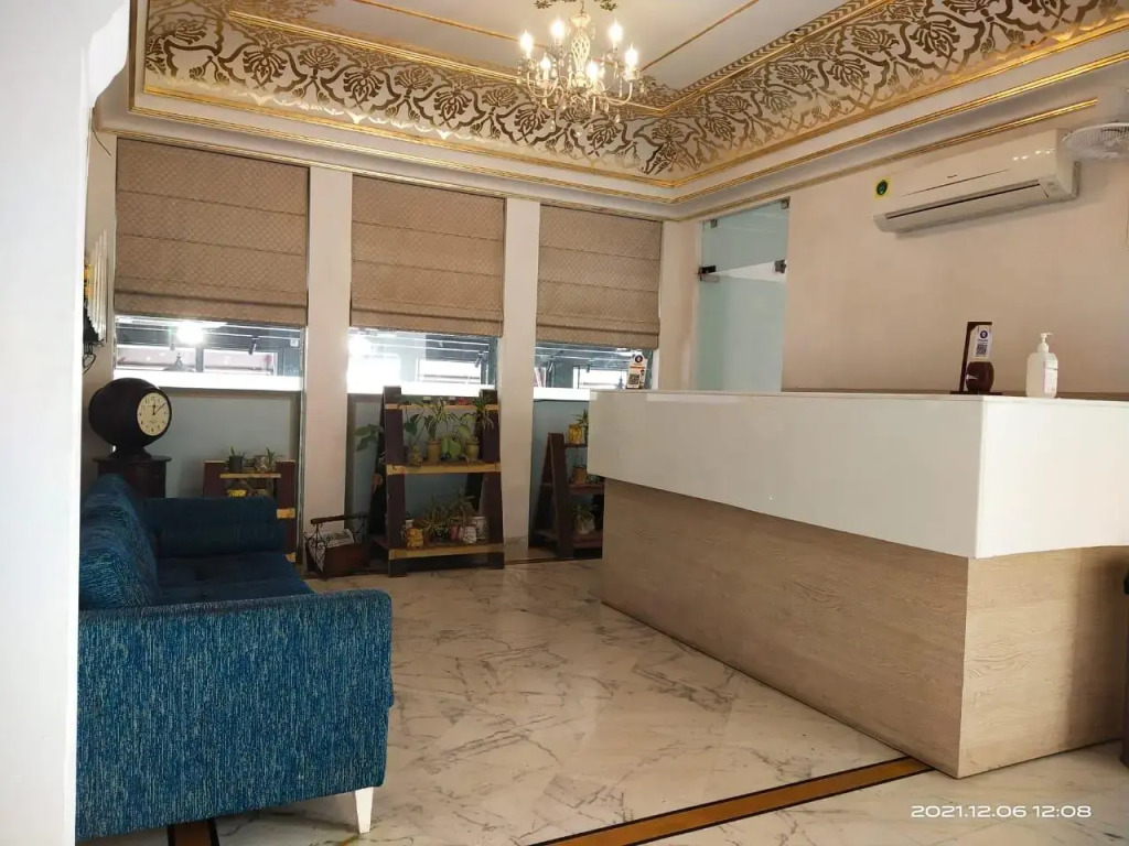 Hotel Ratangarh Palace