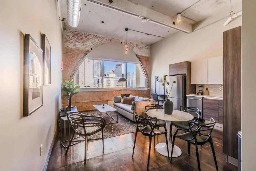 Abode Dallas - Downtown Convention Center