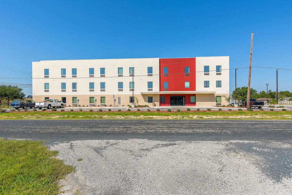 Motel 6 Texas City, TX - I-45 South
