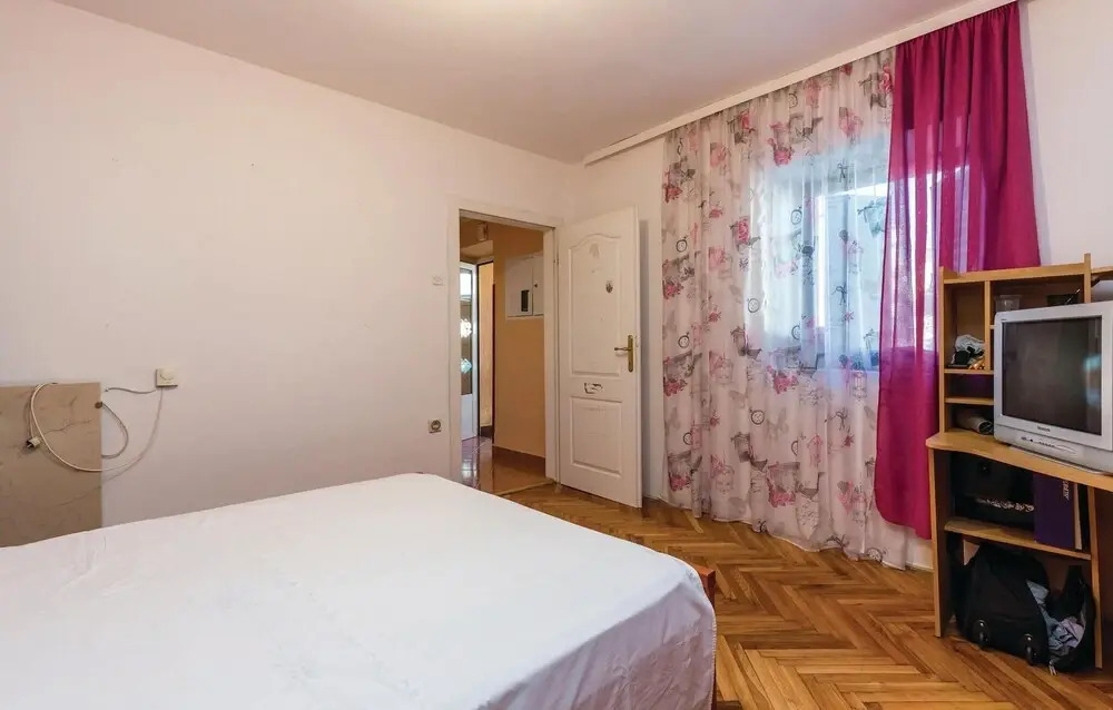 Three-Bedroom Holiday Home In Praputnjak
