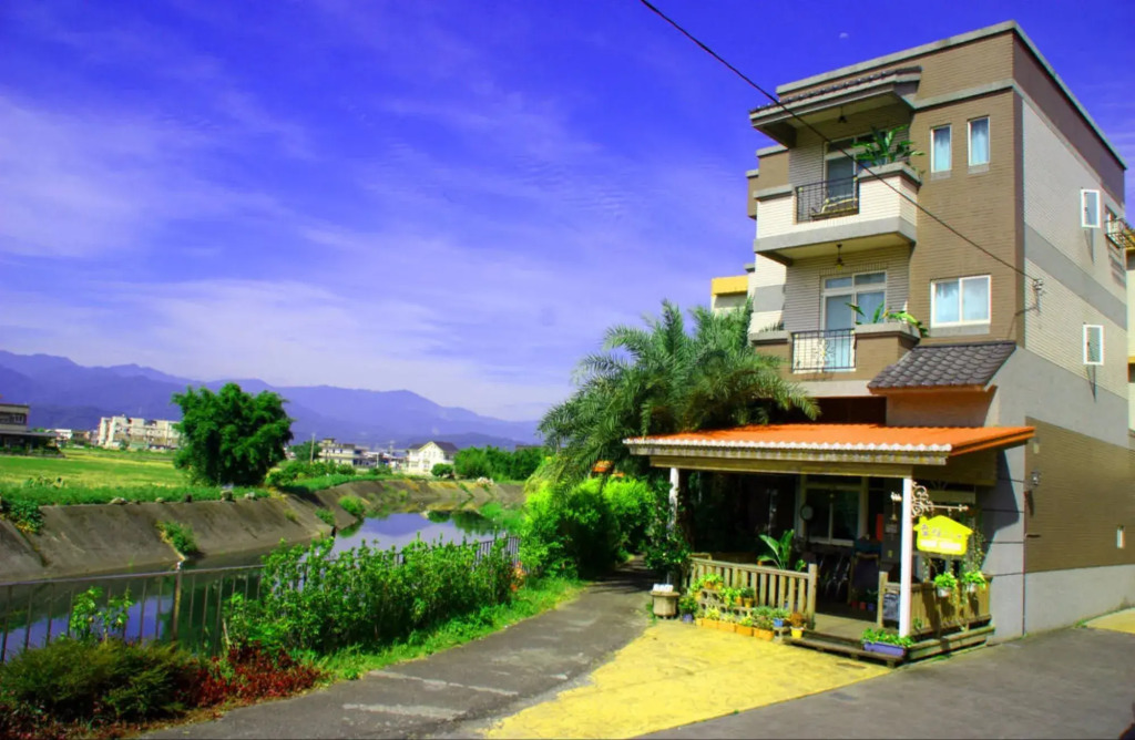 Happiness Vacation House