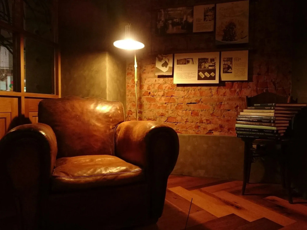 Roots Chew Hotel