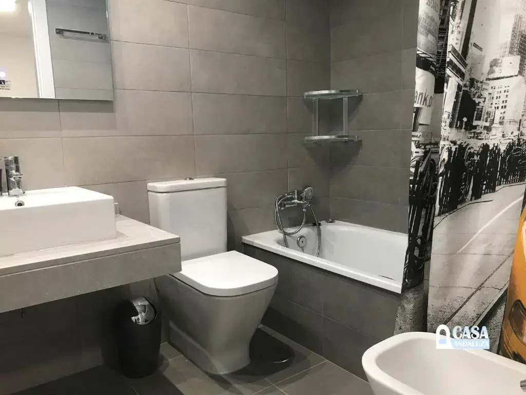 Comfortable apartment with shared pool, garage and at only 5 min walk from Los Bateles beach