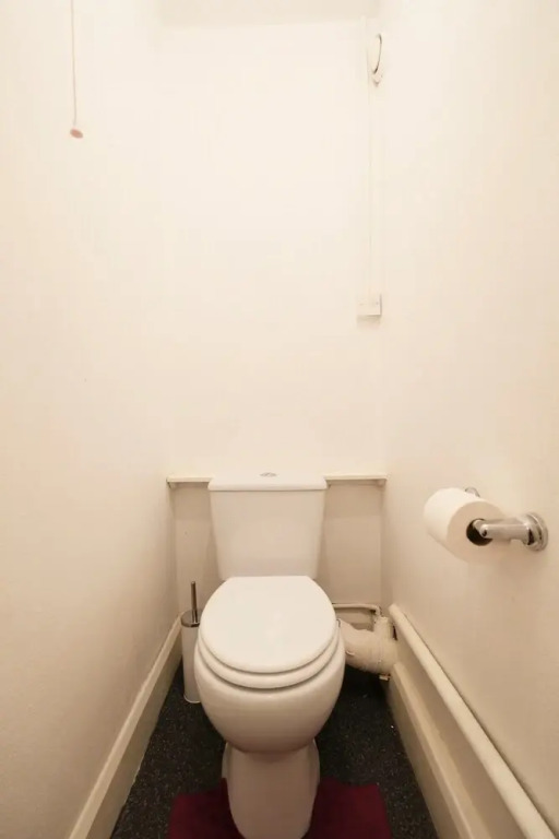 Bright and Spacious 2 Bed Apartment - Sleeps 4