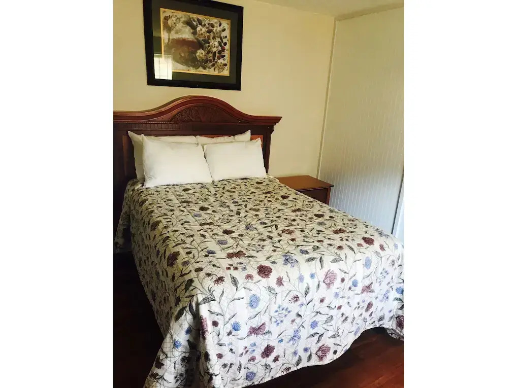 Town Line Inn