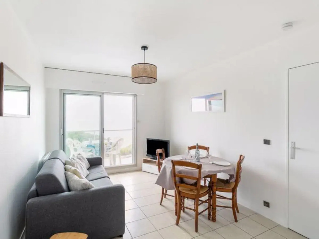Villa Claire Neurazy 25327