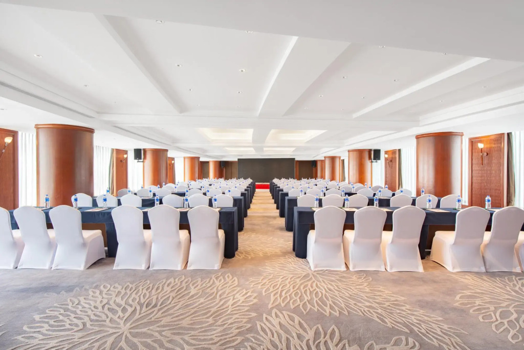 Crowne Plaza Zhuhai City Center by IHG