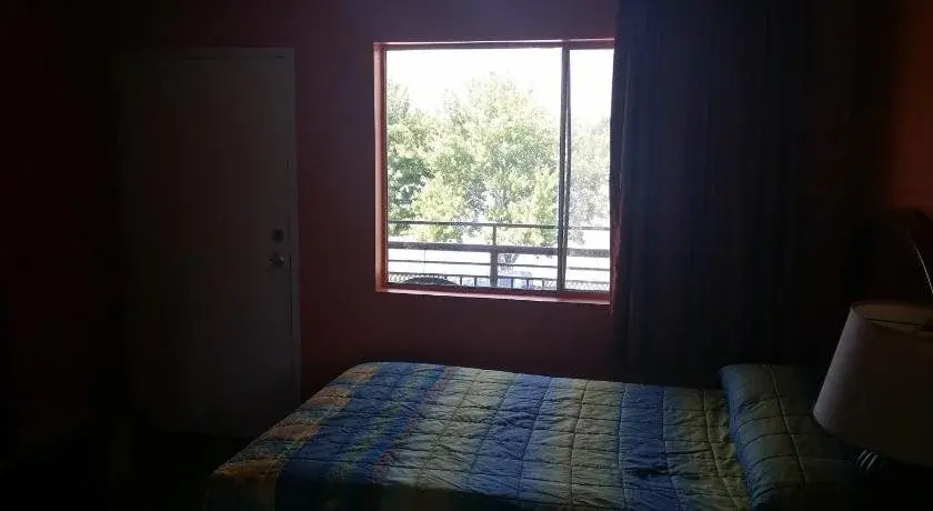 Lake Wire Inn