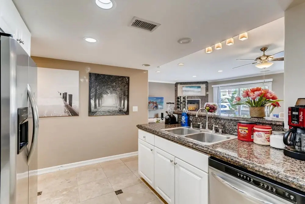 Awesome Family Friendly Beach Home - 1 Block To Ocean - 3BR/2BATH - Self Check In! (C1)